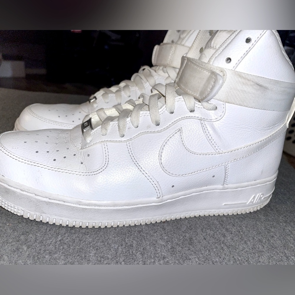 White Nike Air Force 1 High '07